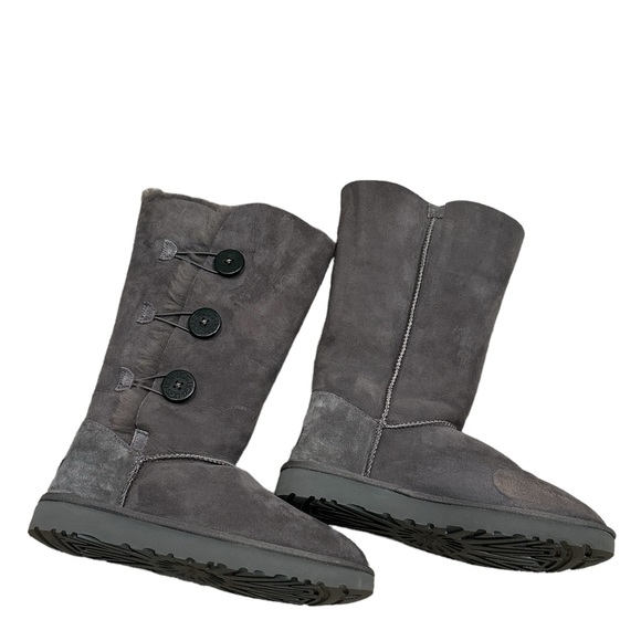 Women’s UGG Bailey Button Triplet II Boot - Picture 3 of 8